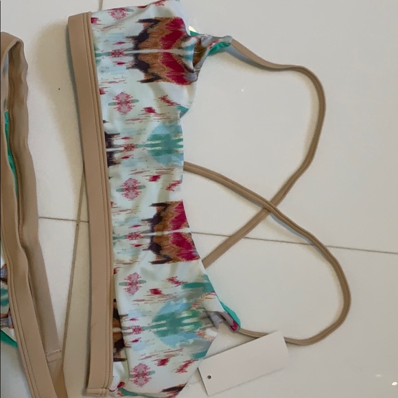 Dippin’ Daisy Bikini - Picture 2 of 4